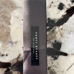 Fenton Beauty , pro filt matte foundation